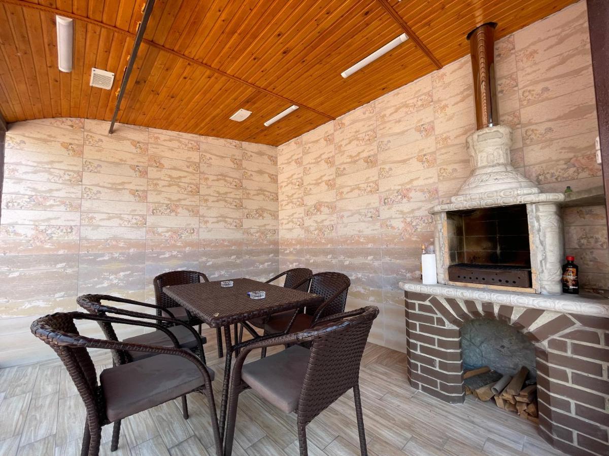 Villa Aeroport Розовый Дом Kišiněv Exteriér fotografie